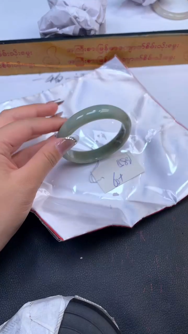 【闪购商品】翡翠手镯未镶嵌天然缅甸A货翡翠手镯