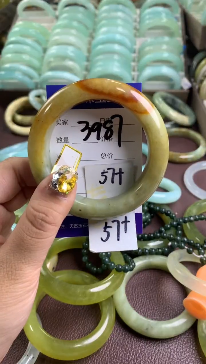 【闪购商品】蛇纹石玉手镯未镶嵌3987
