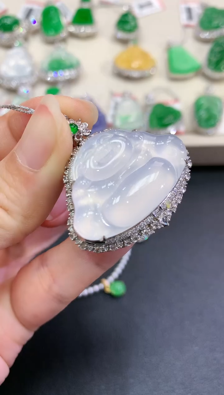 【闪购商品】翡翠颈饰18K金镶嵌B118