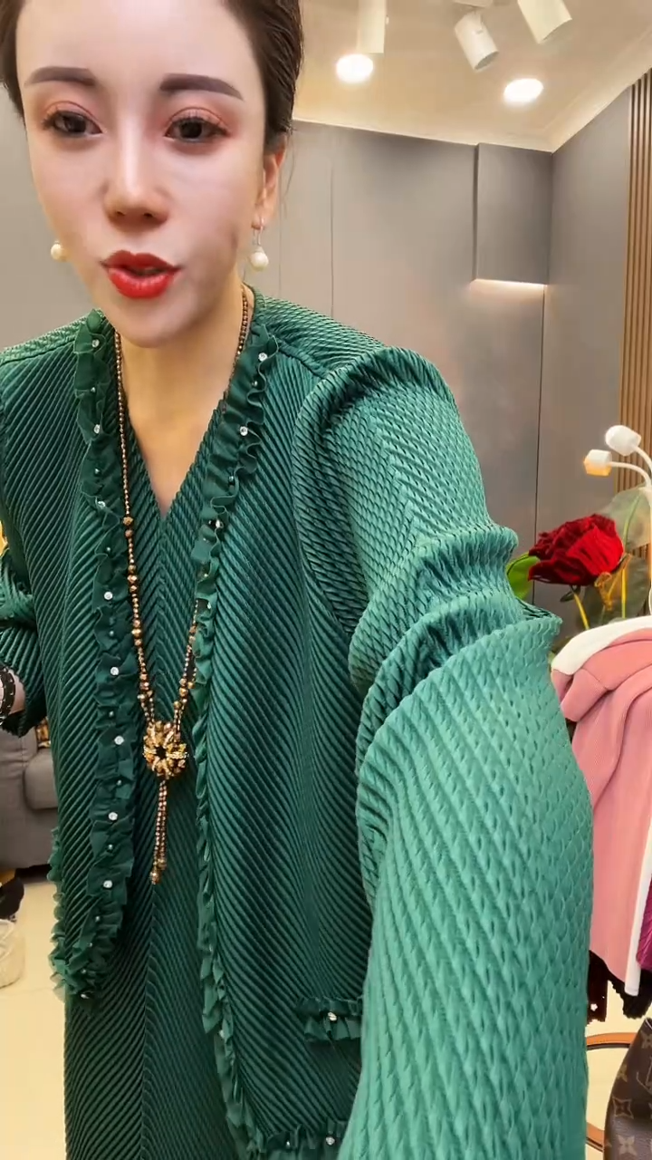 聚酯纤维（涤纶）绿色 香风套