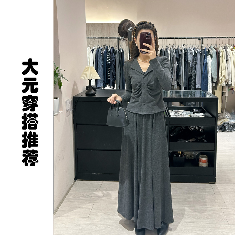 【大元穿搭推荐】早秋穿搭设计感正肩显瘦时尚百搭V领上衣