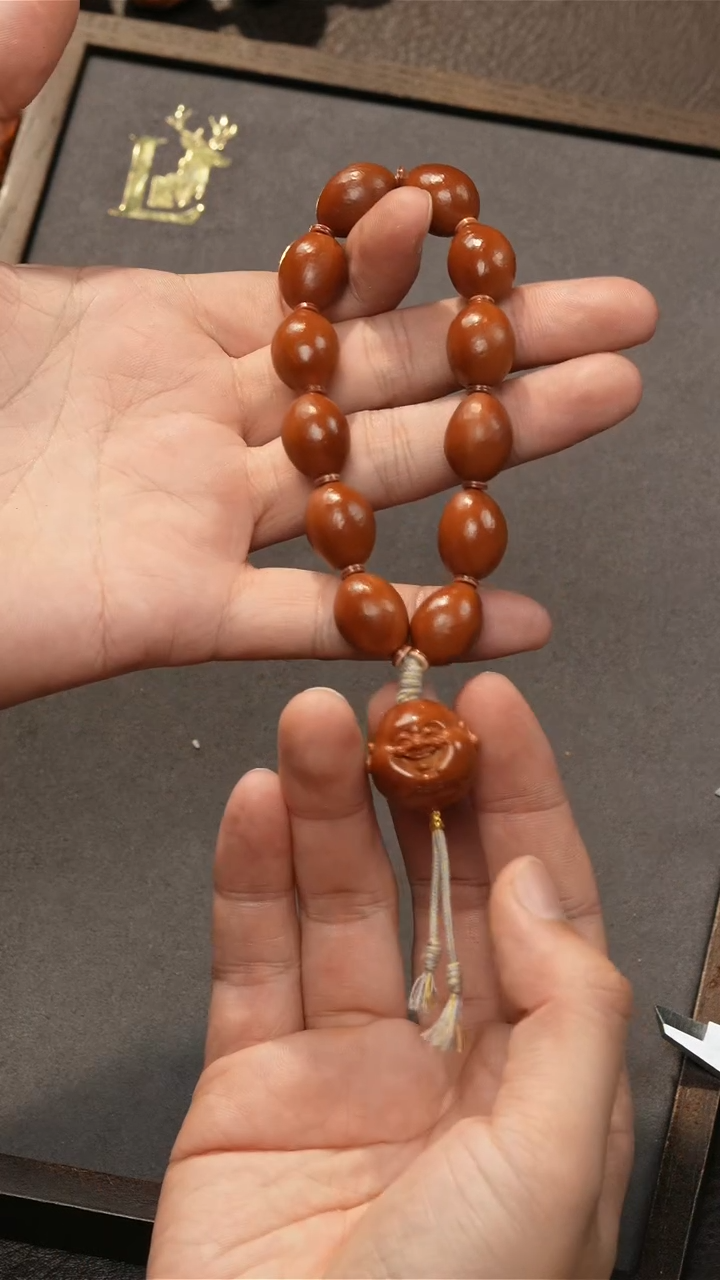 橄榄核手串清水刀1.4+弥勒佛2.3