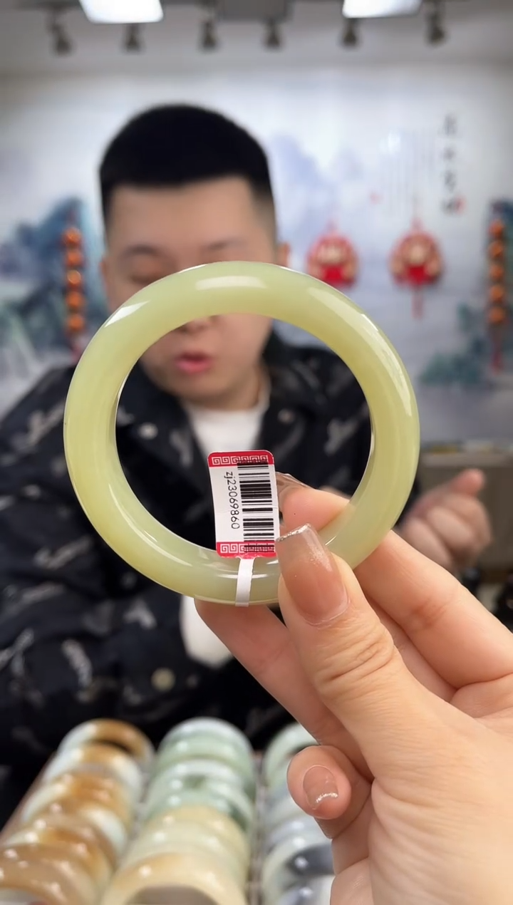 【闪购商品】和田玉手镯未镶嵌56-57圈口仅一只