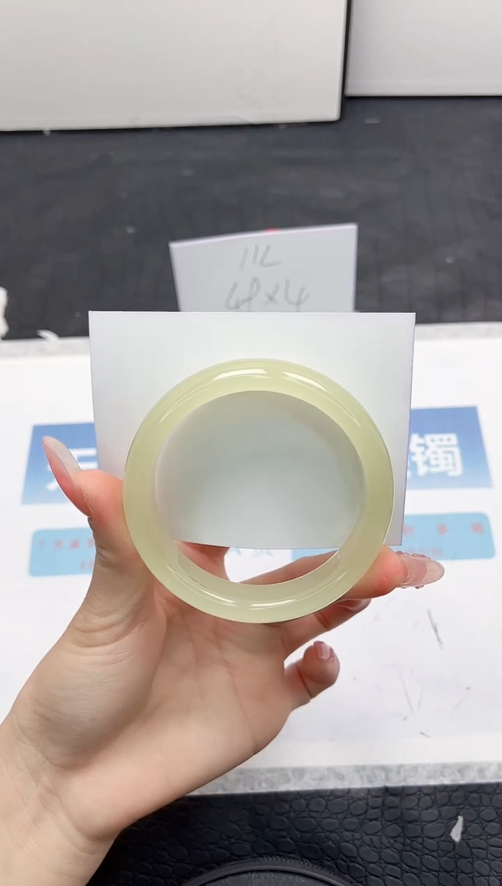 【闪购商品】石英质玉手镯未镶嵌88-56