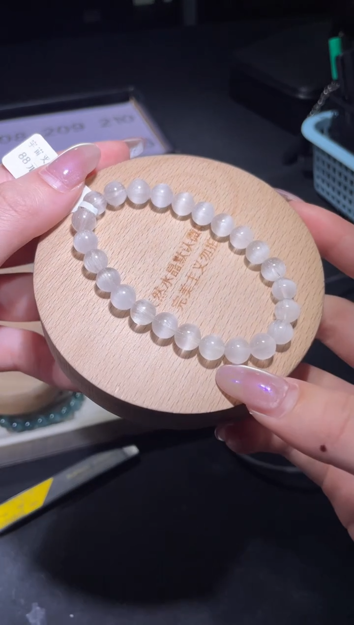 水晶手链未镶嵌是****?206号多样性发货一M 7m+