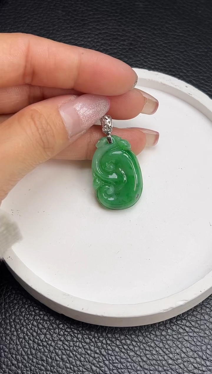 【闪购商品】翡翠颈饰18K金镶嵌YM639-77 如意