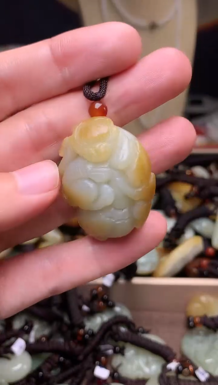 颈饰未镶嵌和田玉新疆料青海料清水和田玉吊坠