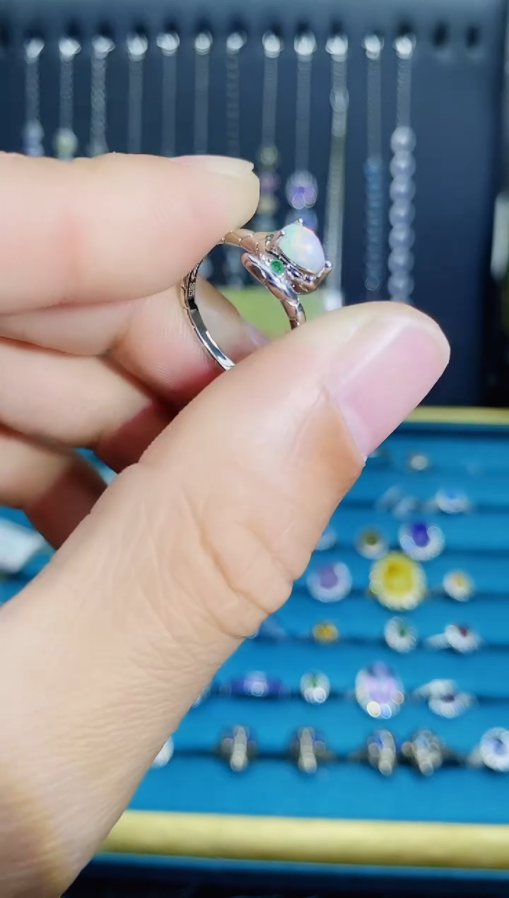 【闪购商品】欧泊戒指银S925镶嵌1121