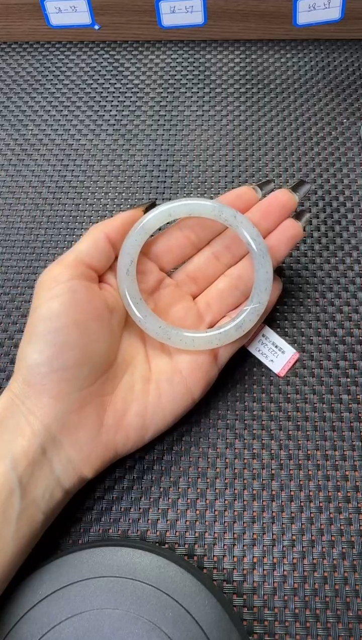 未镶嵌手镯和田玉黑山料手镯卡53圈口