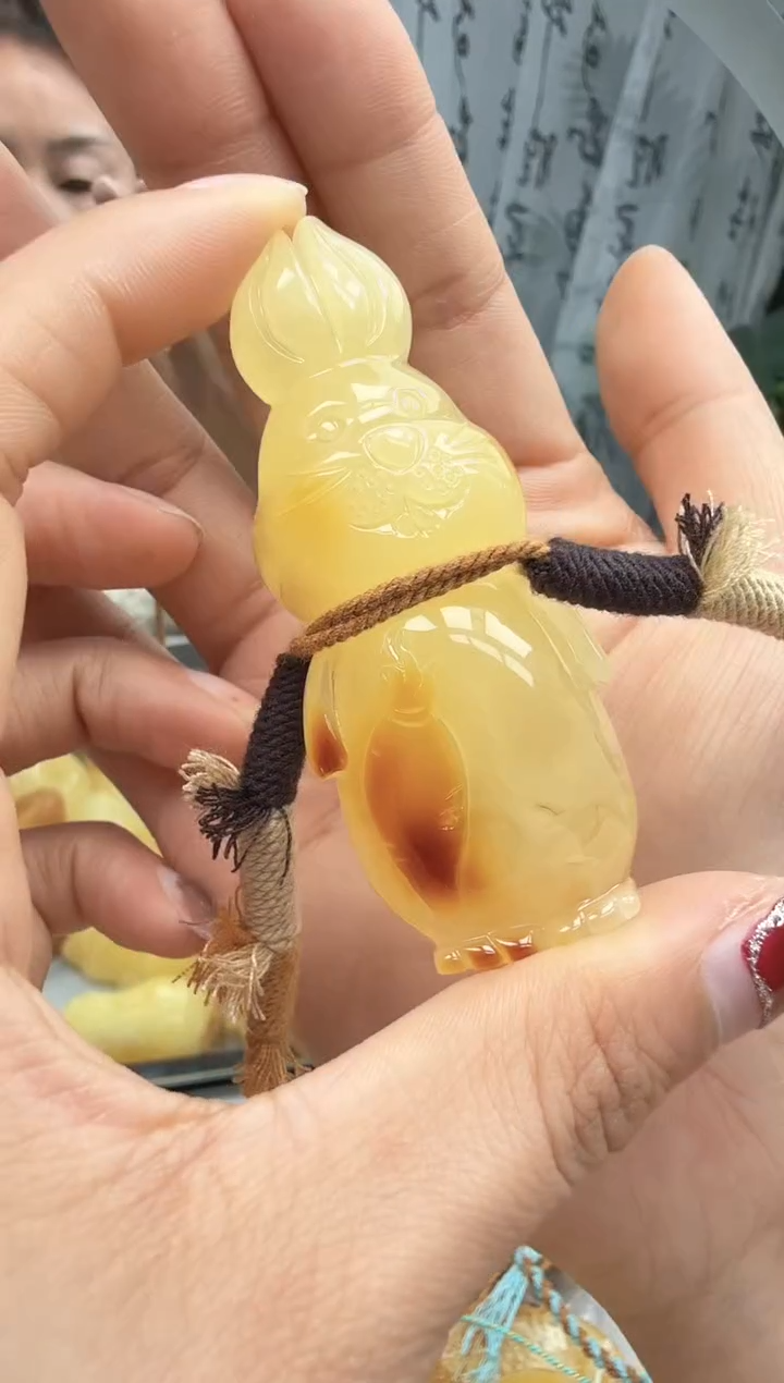 【闪购商品】琥珀裸石未镶嵌挂坠