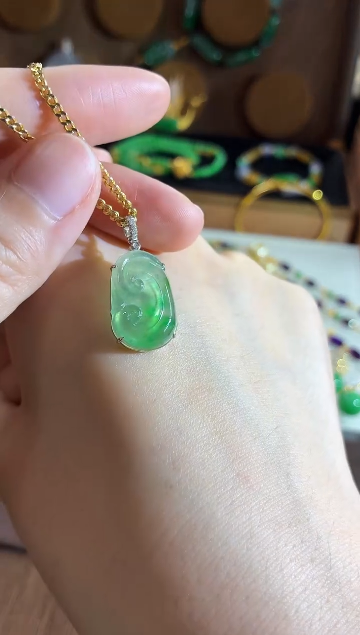 吊坠(不含链)18K金镶嵌翡翠吊坠