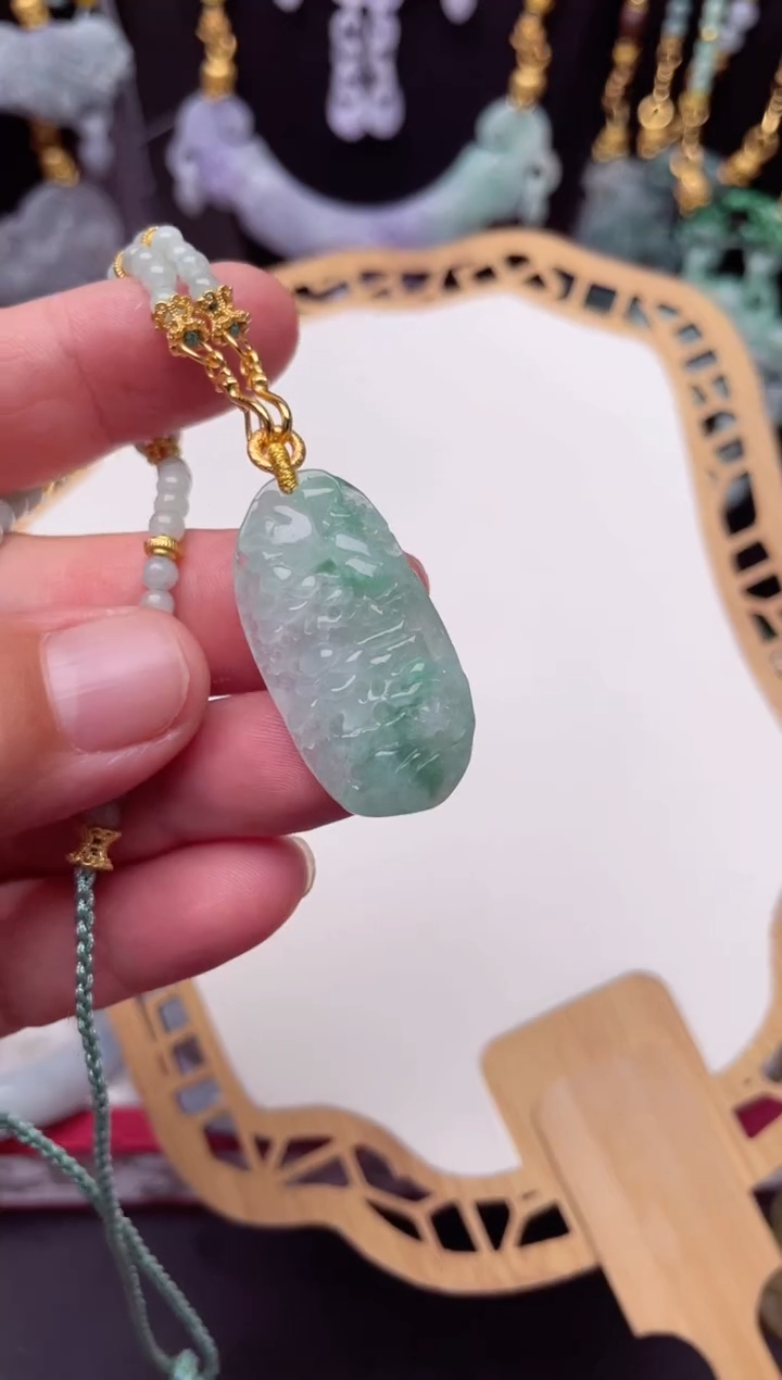 颈饰未镶嵌翡翠吊坠