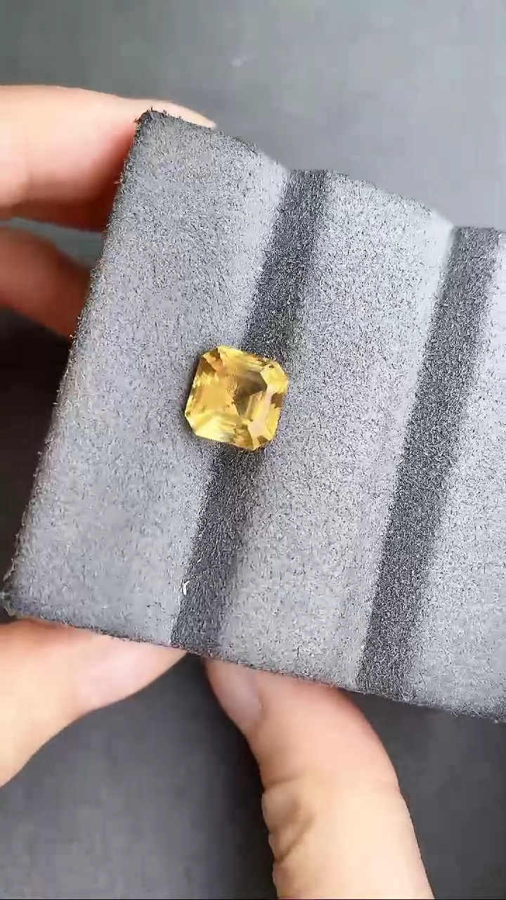 【闪购商品】黄晶笔搁未镶嵌4.53CT--------
