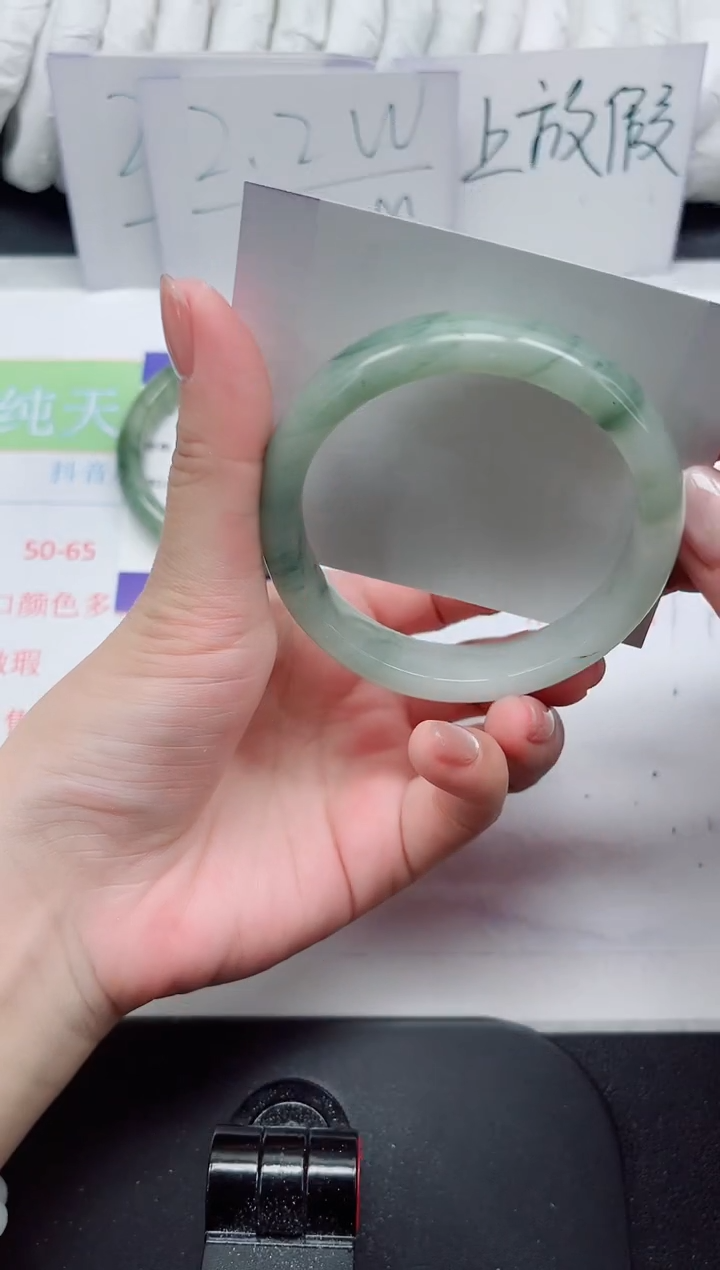 【闪购商品】石英质玉手镯未镶嵌302#56