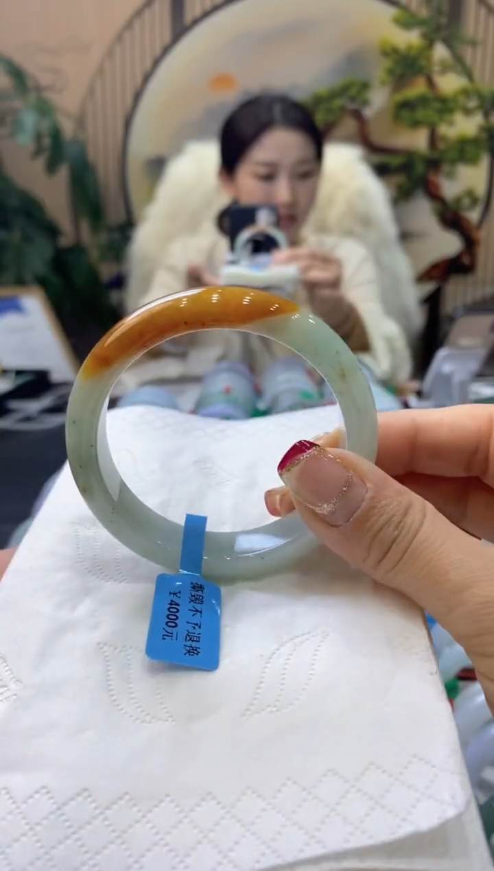 【闪购商品】翡翠手镯未镶嵌99903652