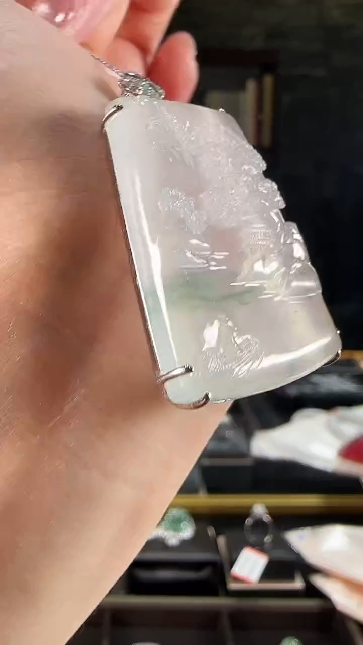 【闪购商品】翡翠颈饰18K金镶嵌14号山水牌