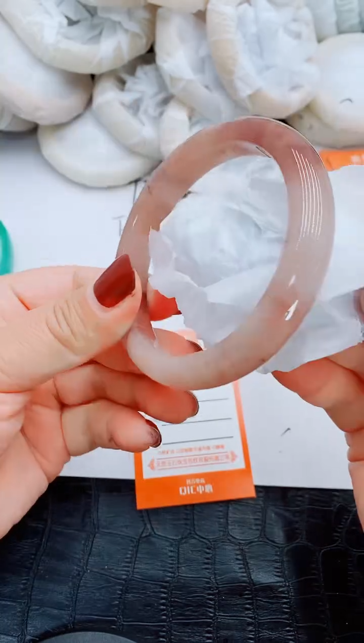 【闪购商品】石英质玉手镯未镶嵌T132-63-62