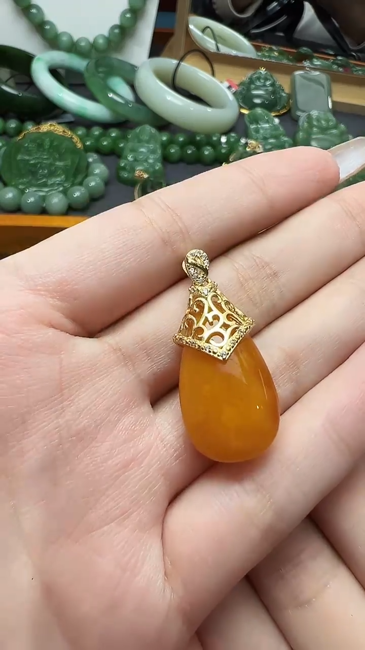 【闪购商品】蜜蜡吊坠(赠链)未镶嵌64