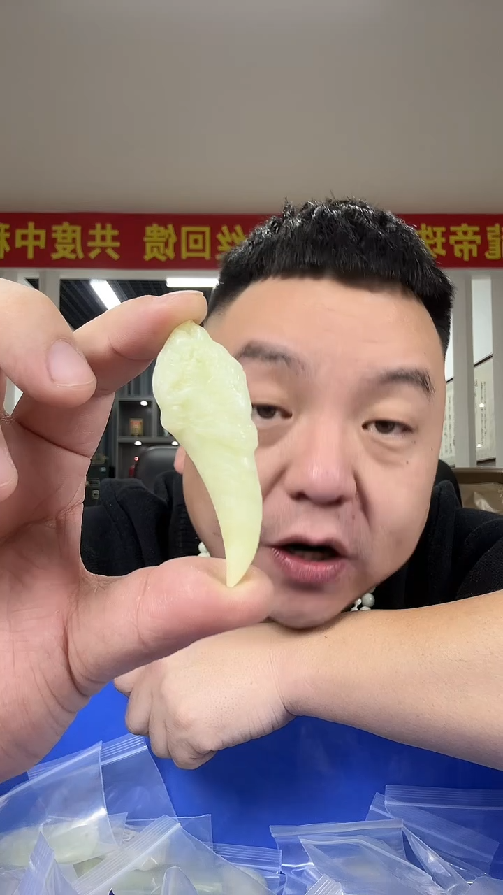 未镶嵌透闪石-蛇纹石玉其它多样性发货一件坏的