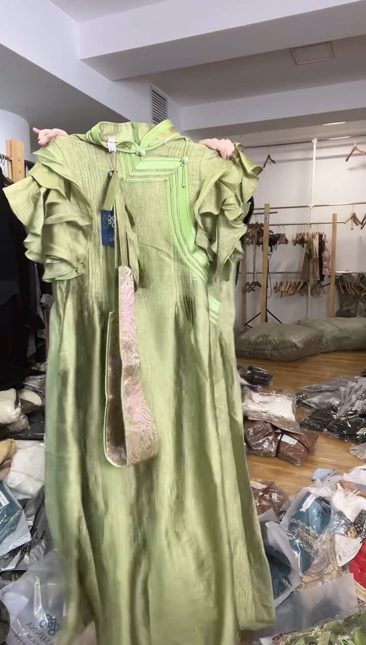 L码        105-115斤  裙子