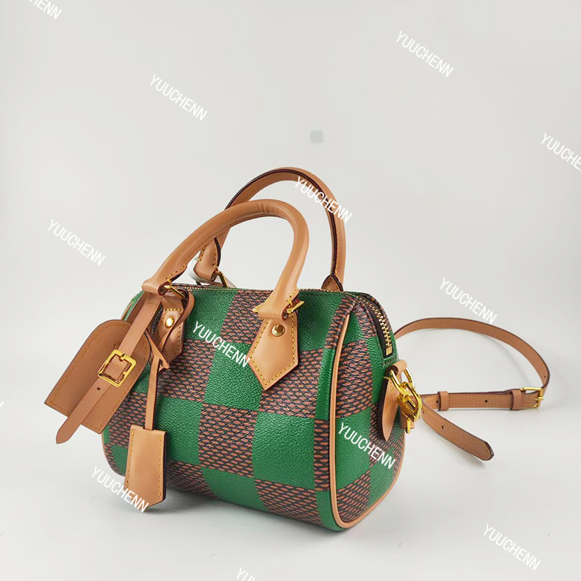 18cm原创设计高定真皮包 HH4286