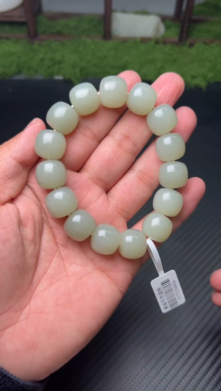 未镶嵌手串和田玉且末微色差近矿卡14*15(福利品)