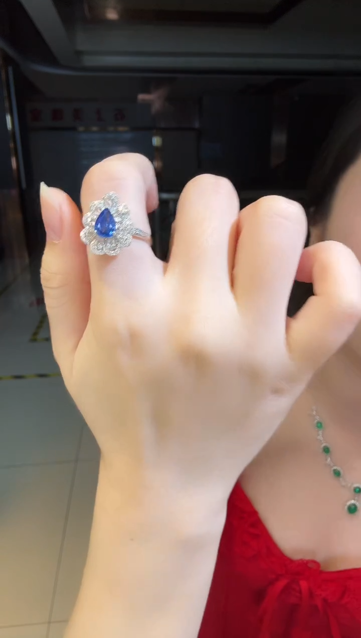 戒指蓝宝石18K金镶嵌1.10ct