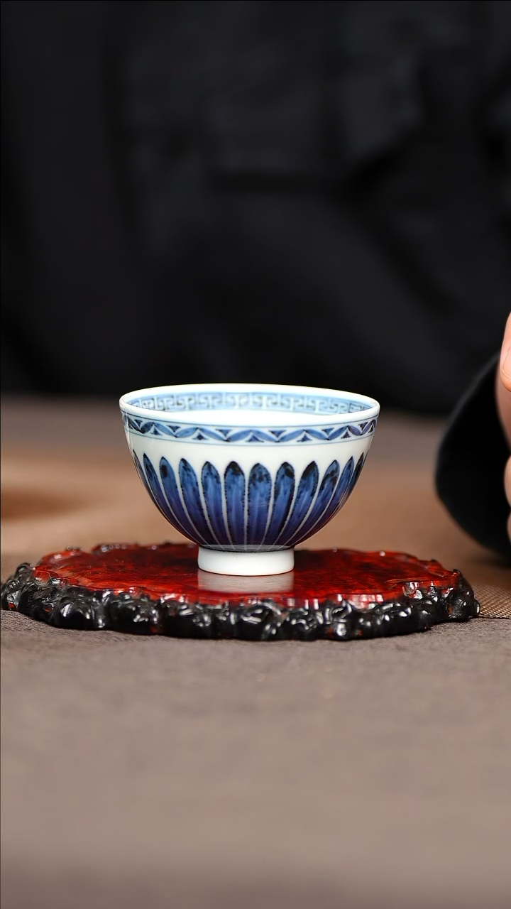 其他陶瓷景德镇陶瓷莲瓣鸡心杯