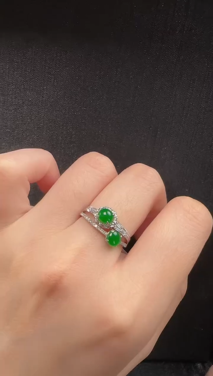 翡翠戒指18K金镶嵌946蛋面一只