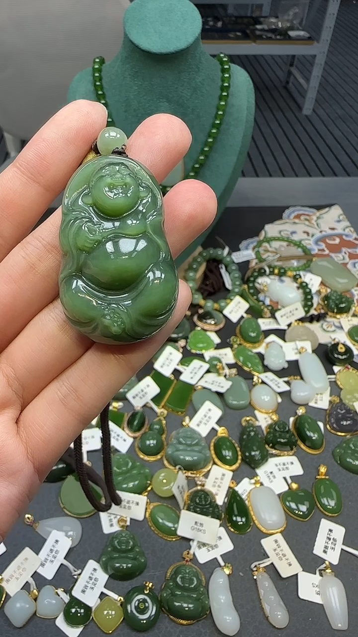 未镶嵌和田玉挂件1