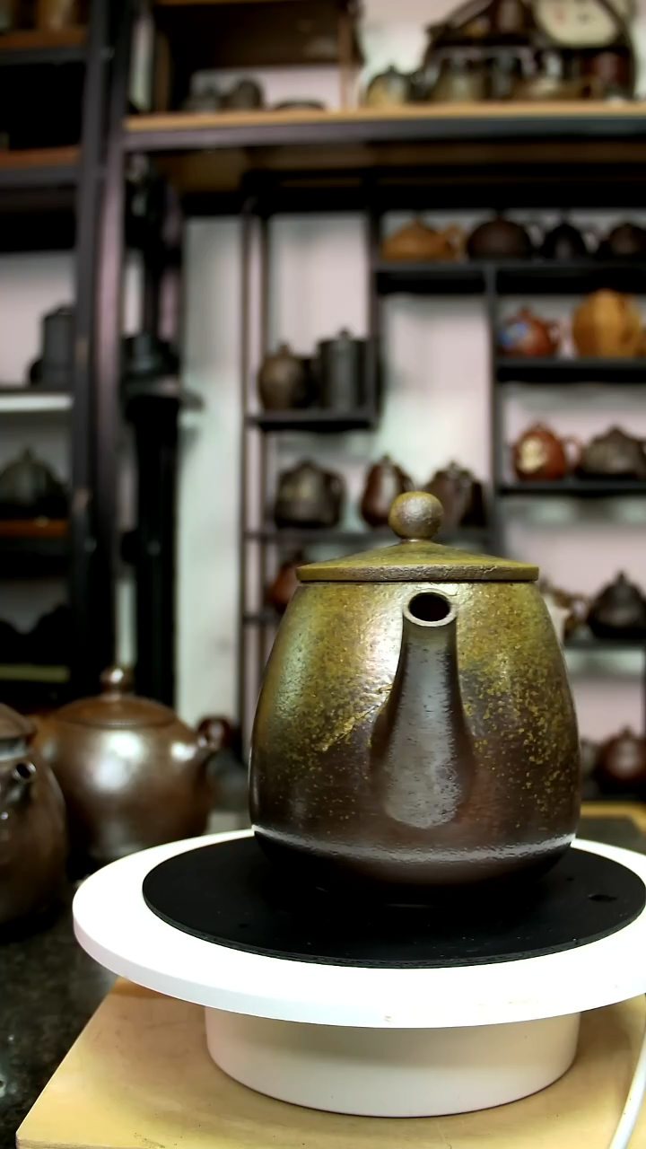 坭兴陶长嘴高石瓢210毫升壶嘴灰釉未化完，介意勿拍