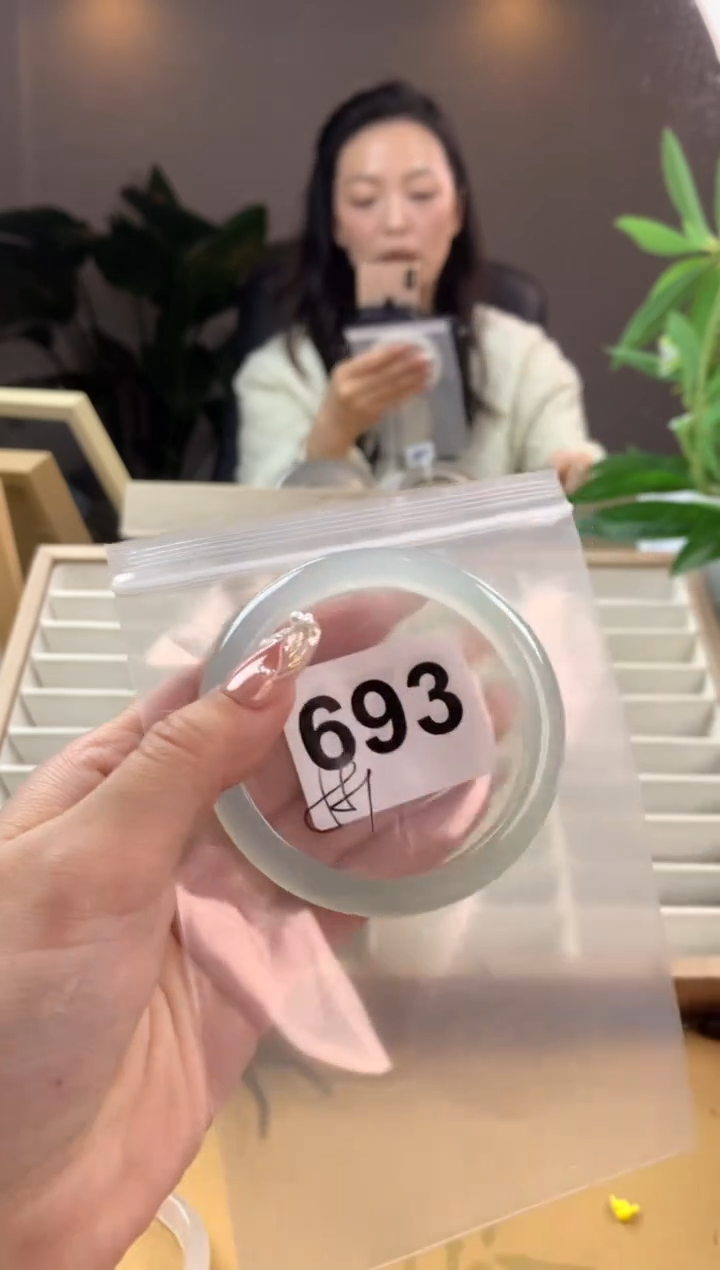 【闪购商品】玛瑙/玉髓手镯未镶嵌693