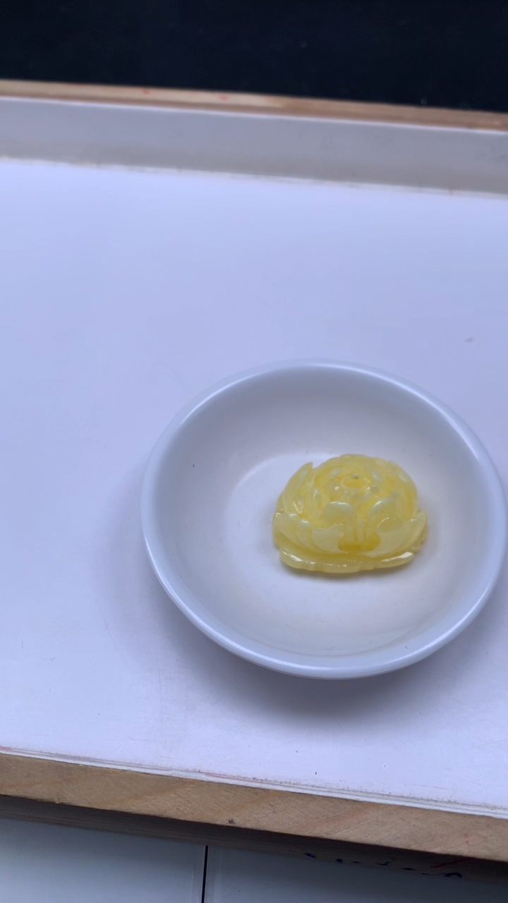 裸石蜜蜡未镶嵌D893 蜜蜡 （吊坠）牡丹花32*38*19mm1个12元