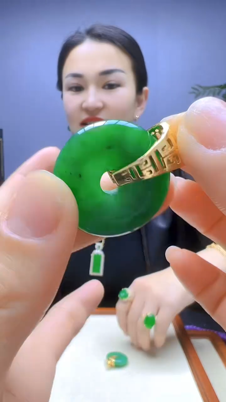 【闪购商品】翡翠颈饰14K金镶嵌颈饰