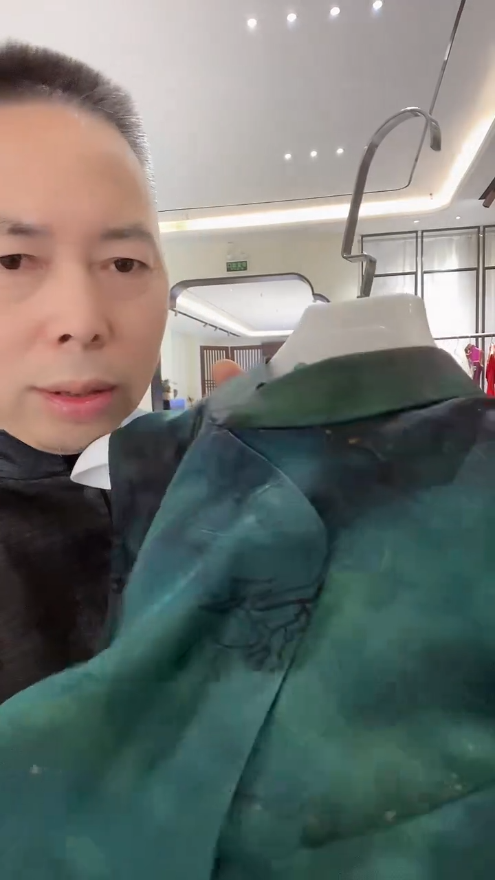 织绣花萝定制款上衣 399 l码