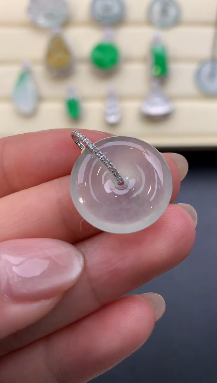 【闪购商品】翡翠颈饰18K金镶嵌D699     