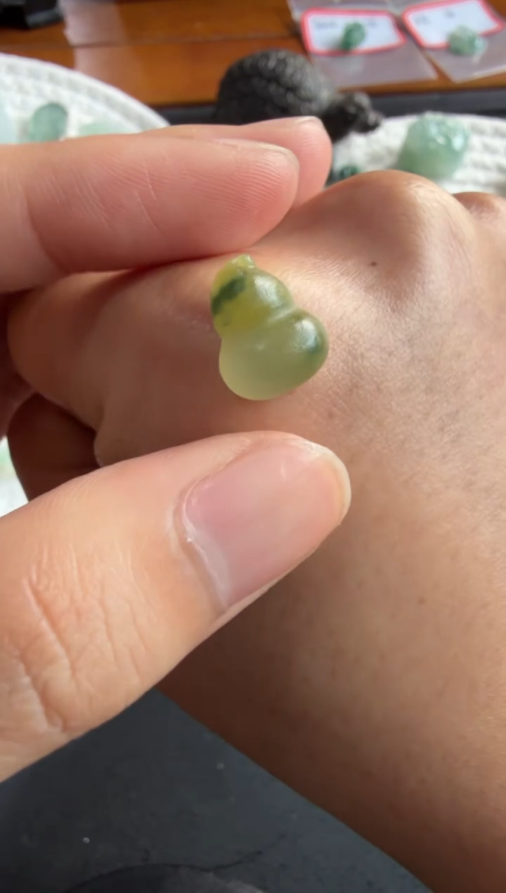 未镶嵌定制翡翠葫芦