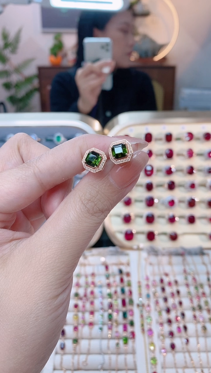 【闪购商品】碧玺18K金耳饰18K金镶嵌1