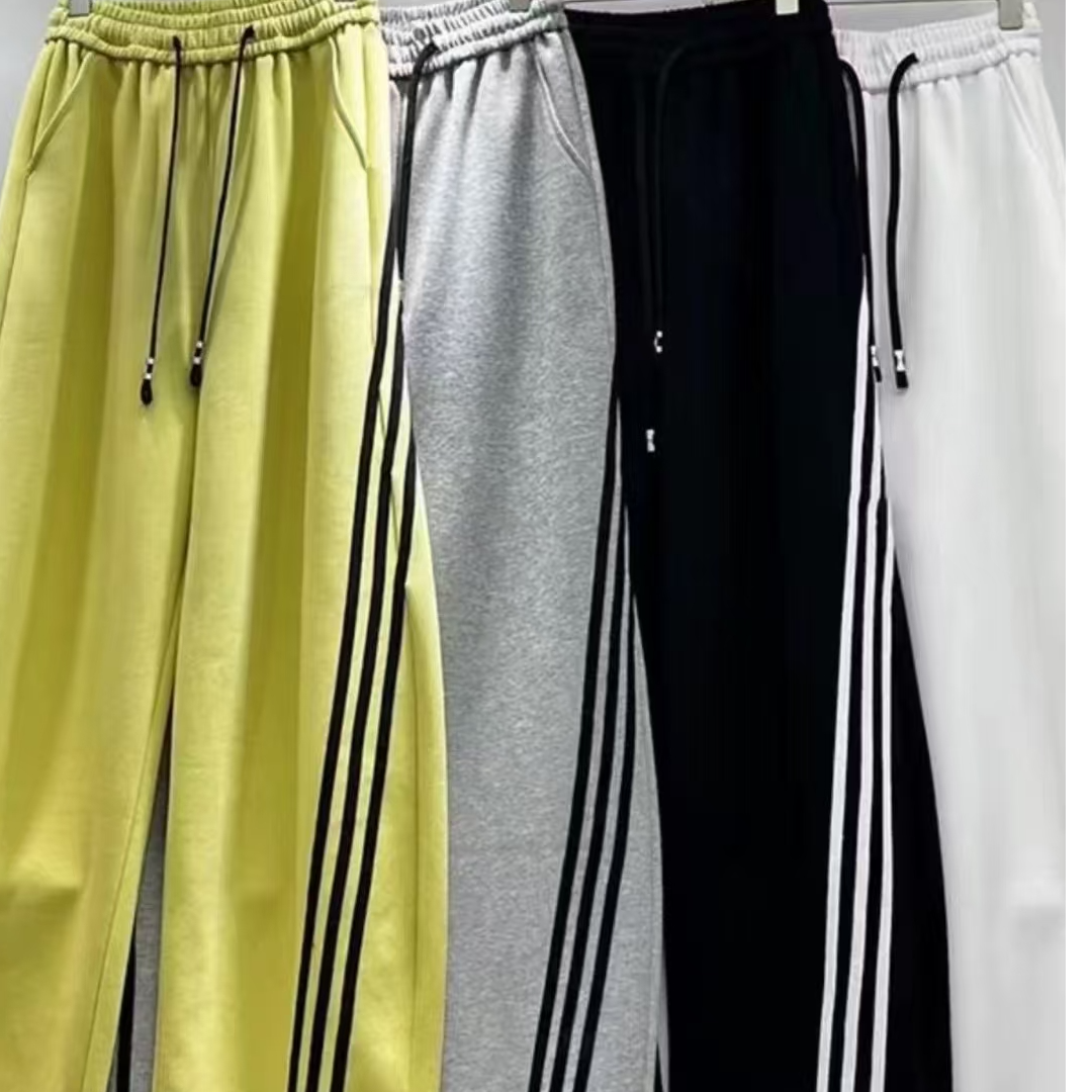 三条黑边休闲卫裤