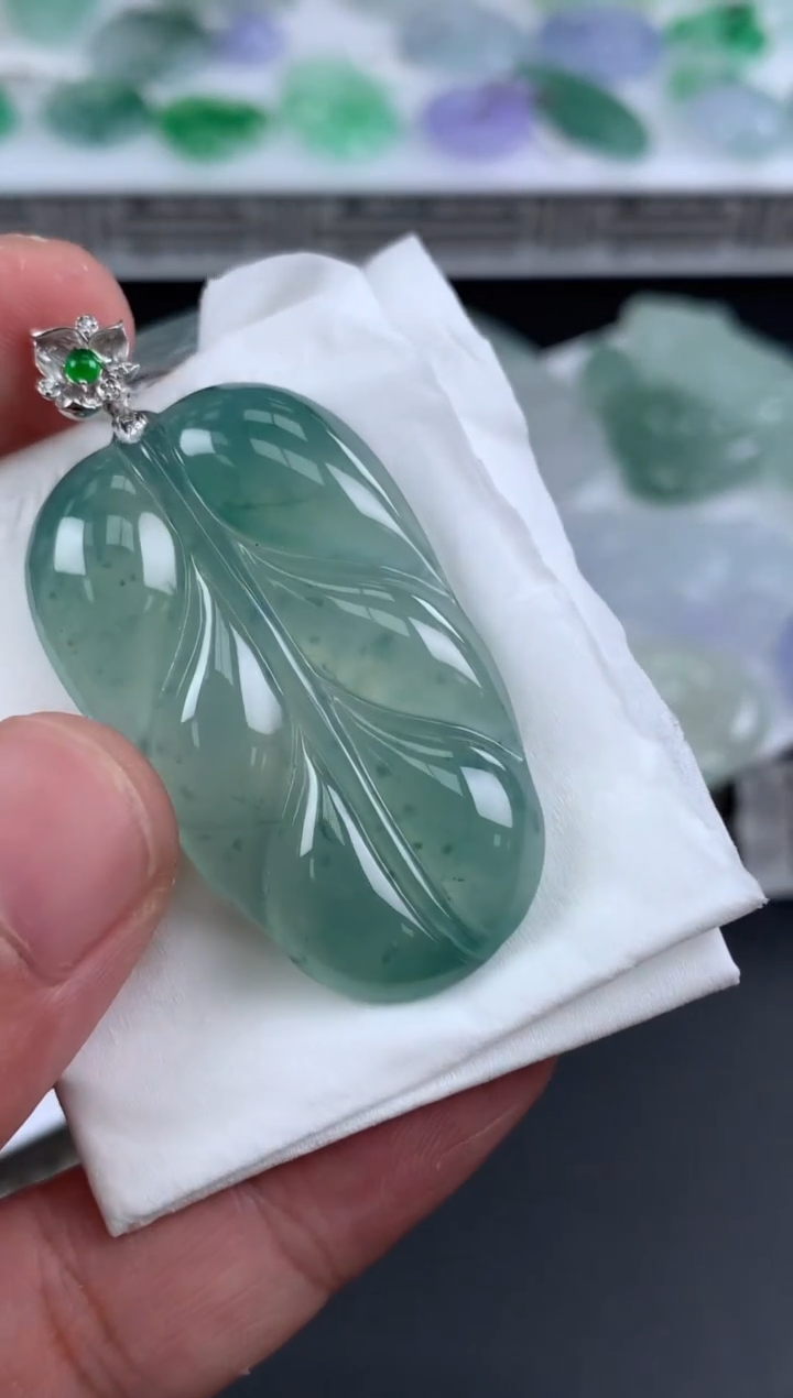 【闪购商品】翡翠颈饰18K金镶嵌翡翠