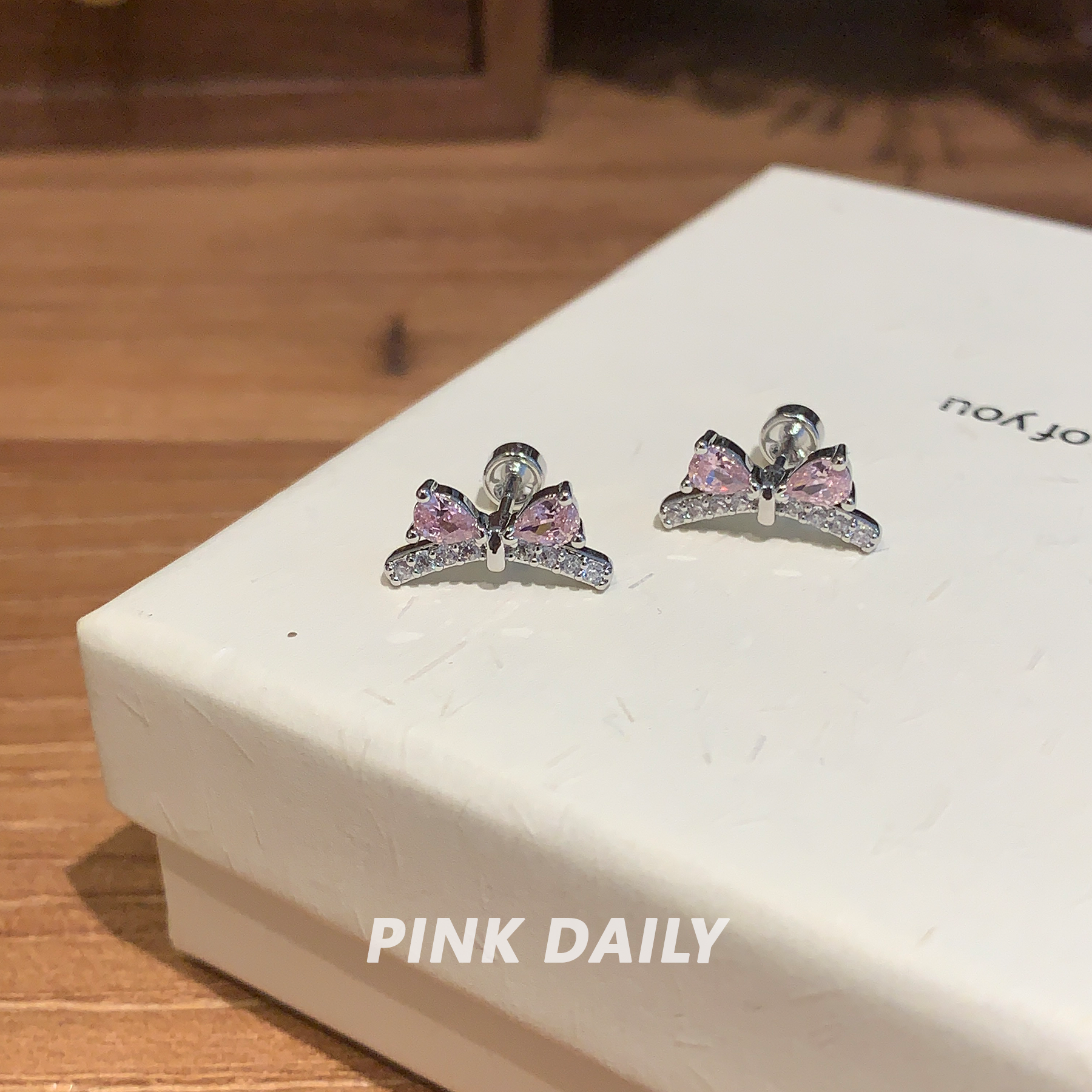 钛钢锆石耳饰 Pink Daily超闪锆石粉色蝴蝶结耳钉甜美少女耳饰