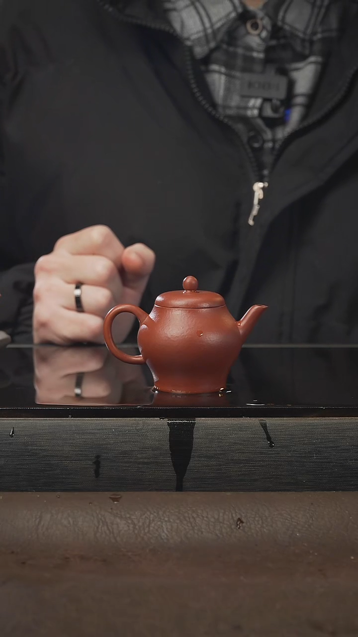 茶壶紫砂翁形，朱泥，80cc