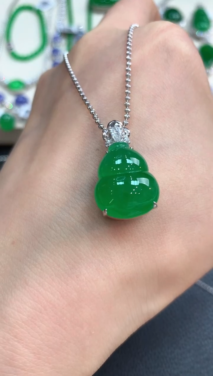 【闪购商品】翡翠吊坠(不含链)18K金镶嵌m15
