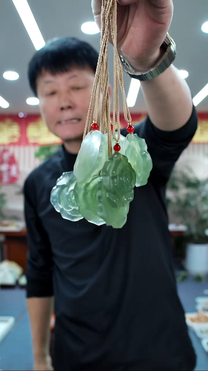 未镶嵌蛇纹石玉吊坠多样式发货随机发一