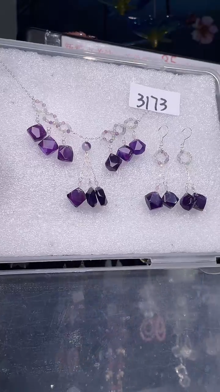 颈饰未镶嵌水晶喜欢拍微瑕