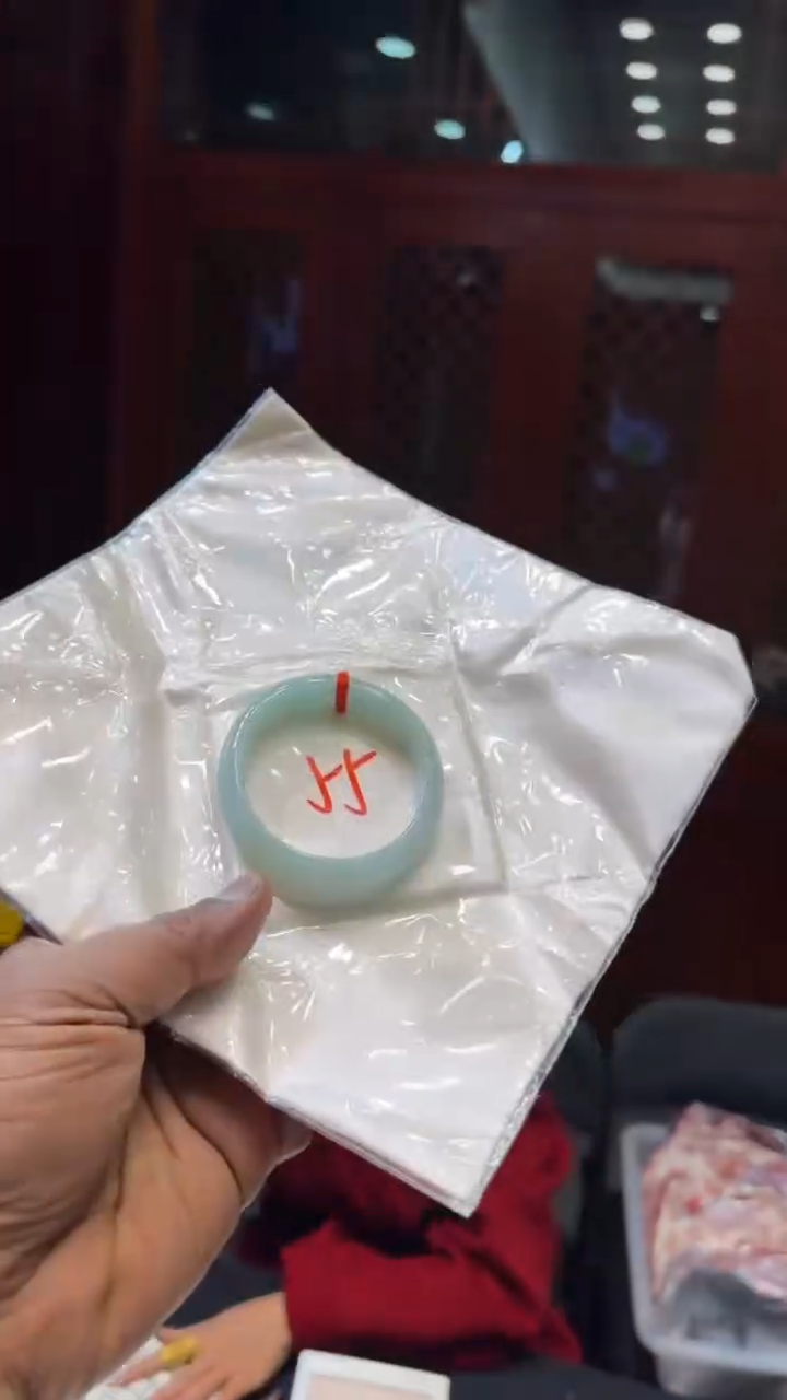 【闪购商品】翡翠手镯未镶嵌手镯