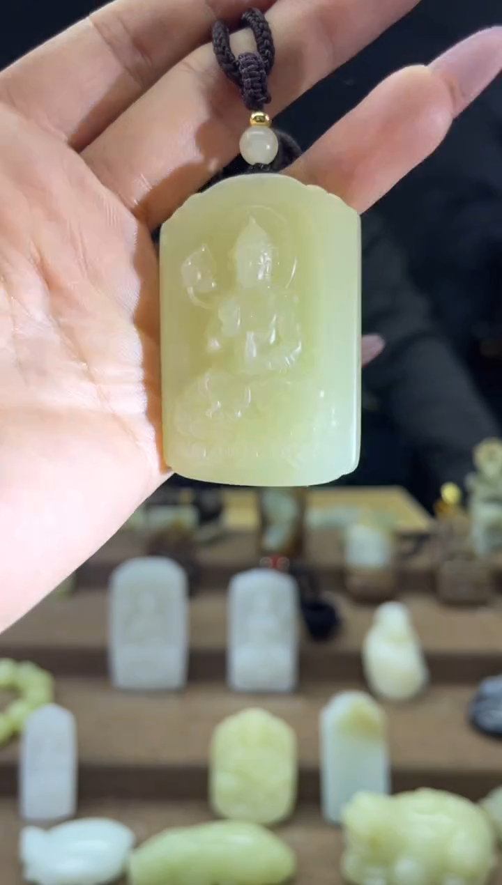 颈饰未镶嵌和田玉1