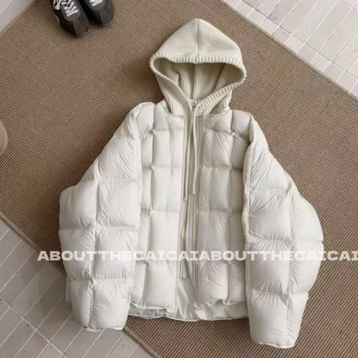 2025冬季新款时尚气质云朵泡芙连帽长袖假两件棉服外套女