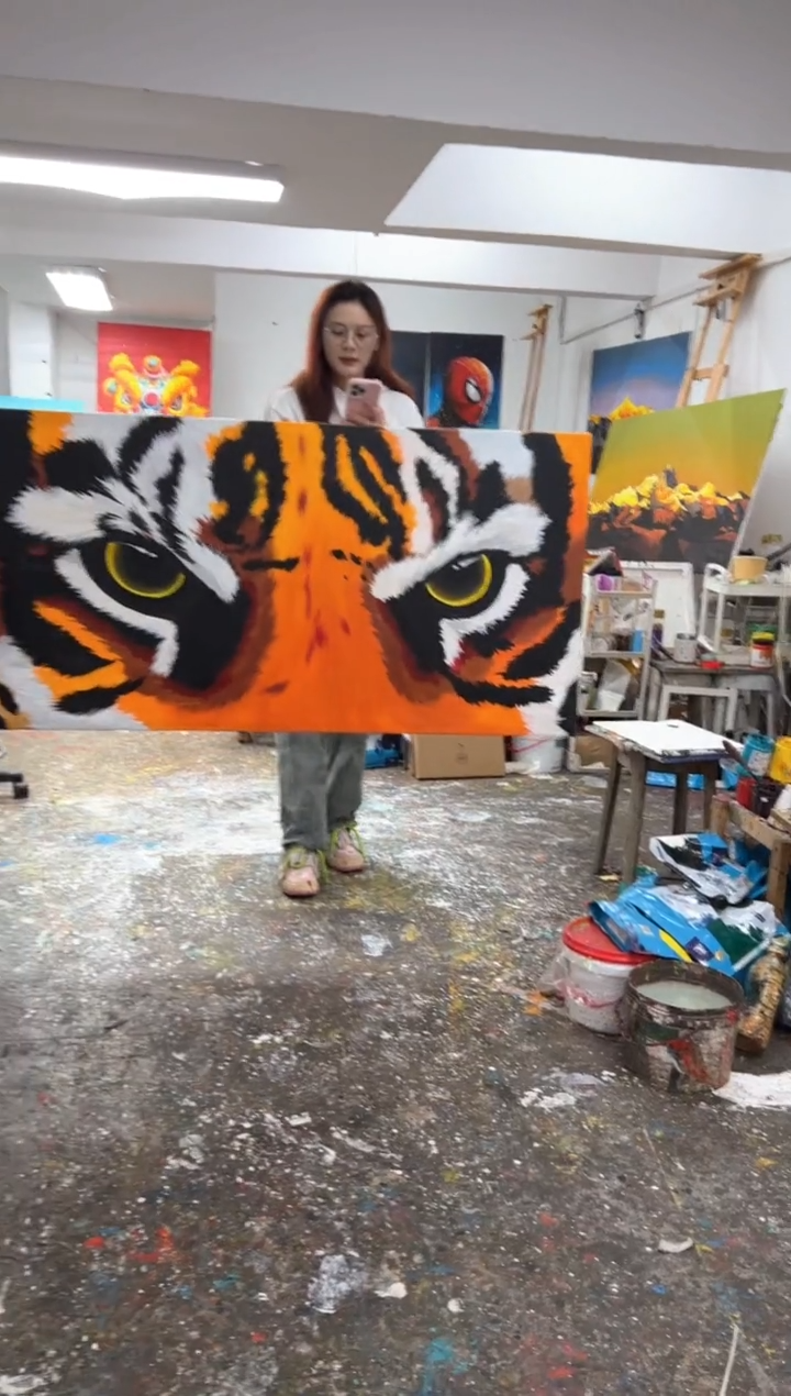 【闪购商品】丙烯画丫丫1.6米虎眼加框