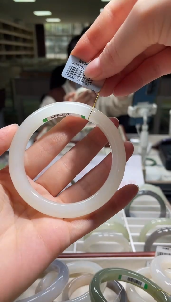 未镶嵌手镯和田玉59-60圈口 0817